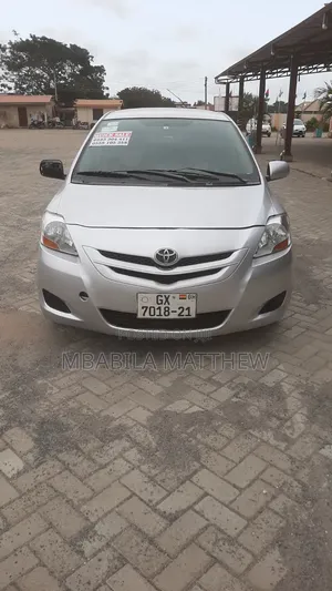 Toyota Belta 2010 Silver