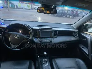 Toyota RAV4 Limited AWD (2.5L 4cyl 6A) 2017 White