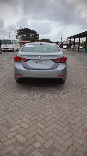 Hyundai Elantra 2016 Silver