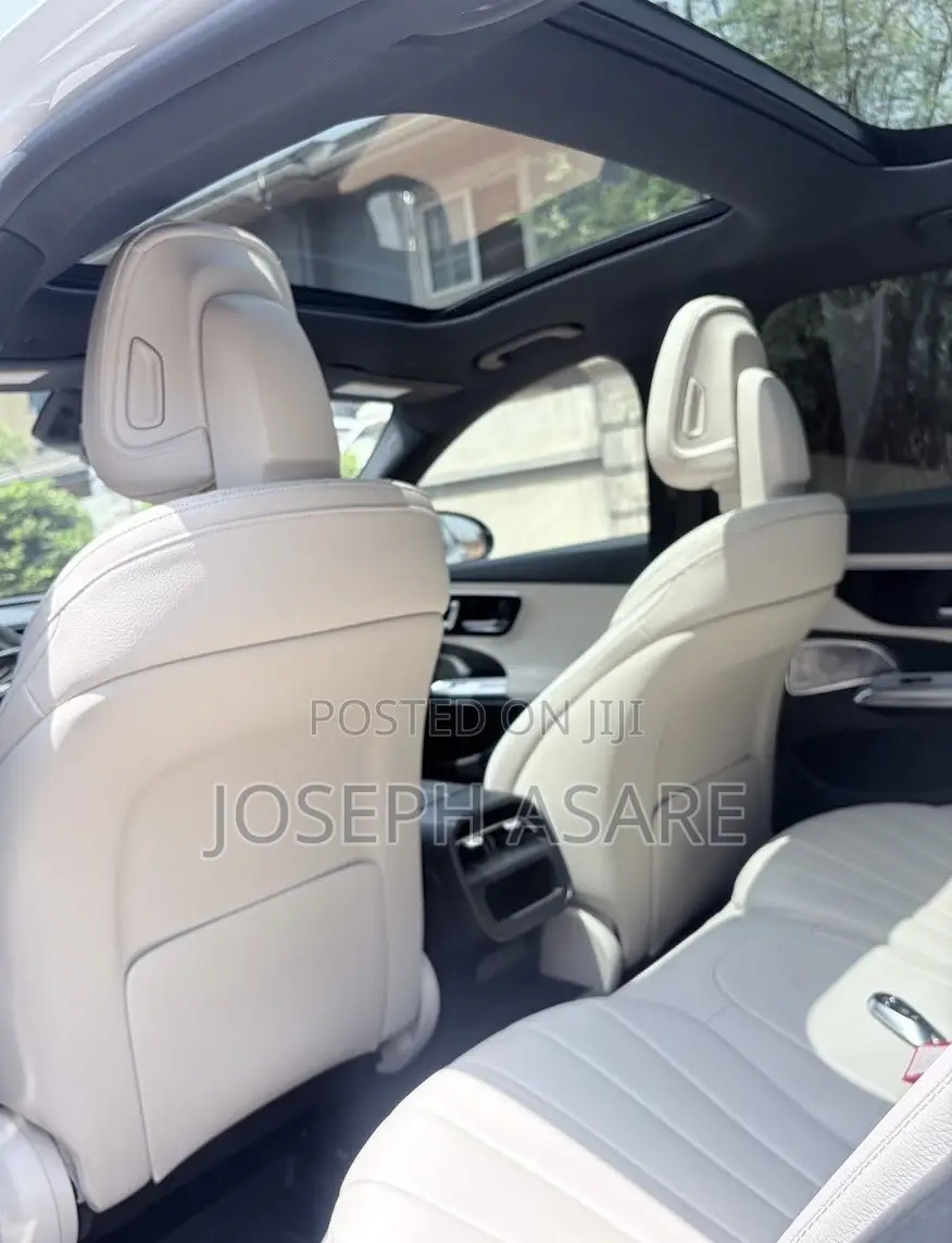 Mercedes-Benz E300 2024