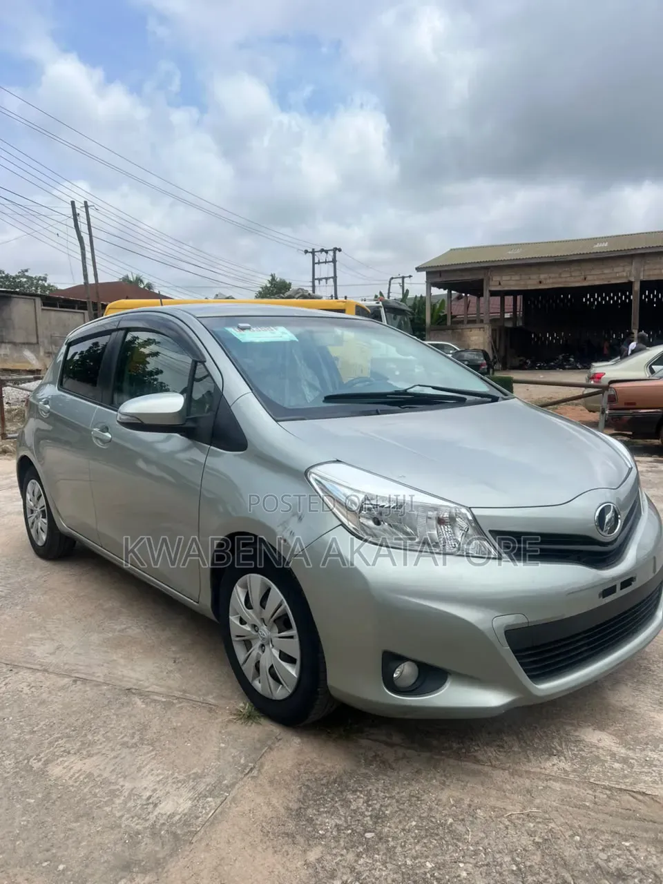 Toyota Vitz 1.3 FWD 5dr 2013 Silver