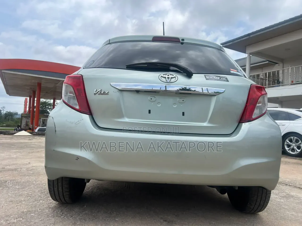 Toyota Vitz 1.3 FWD 5dr 2013 Silver