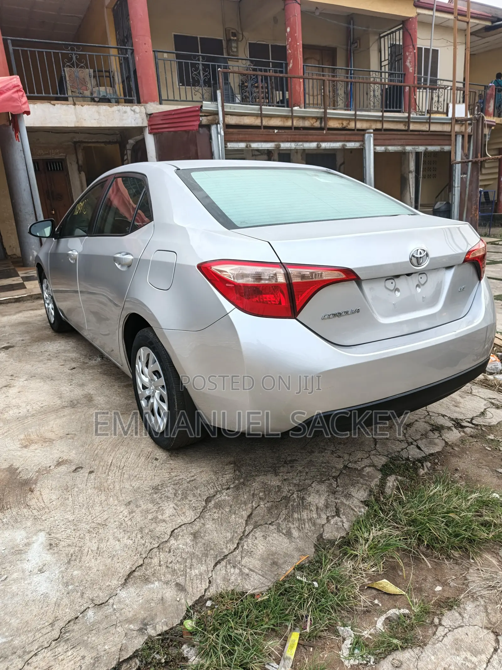 Toyota Corolla LE 4dr Sedan (1.8L 4cyl CVT) 2017 Silver