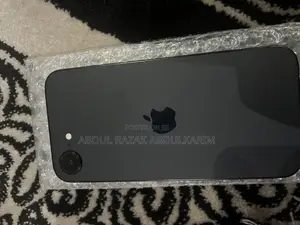 Apple iPhone 16e 128 GB Black