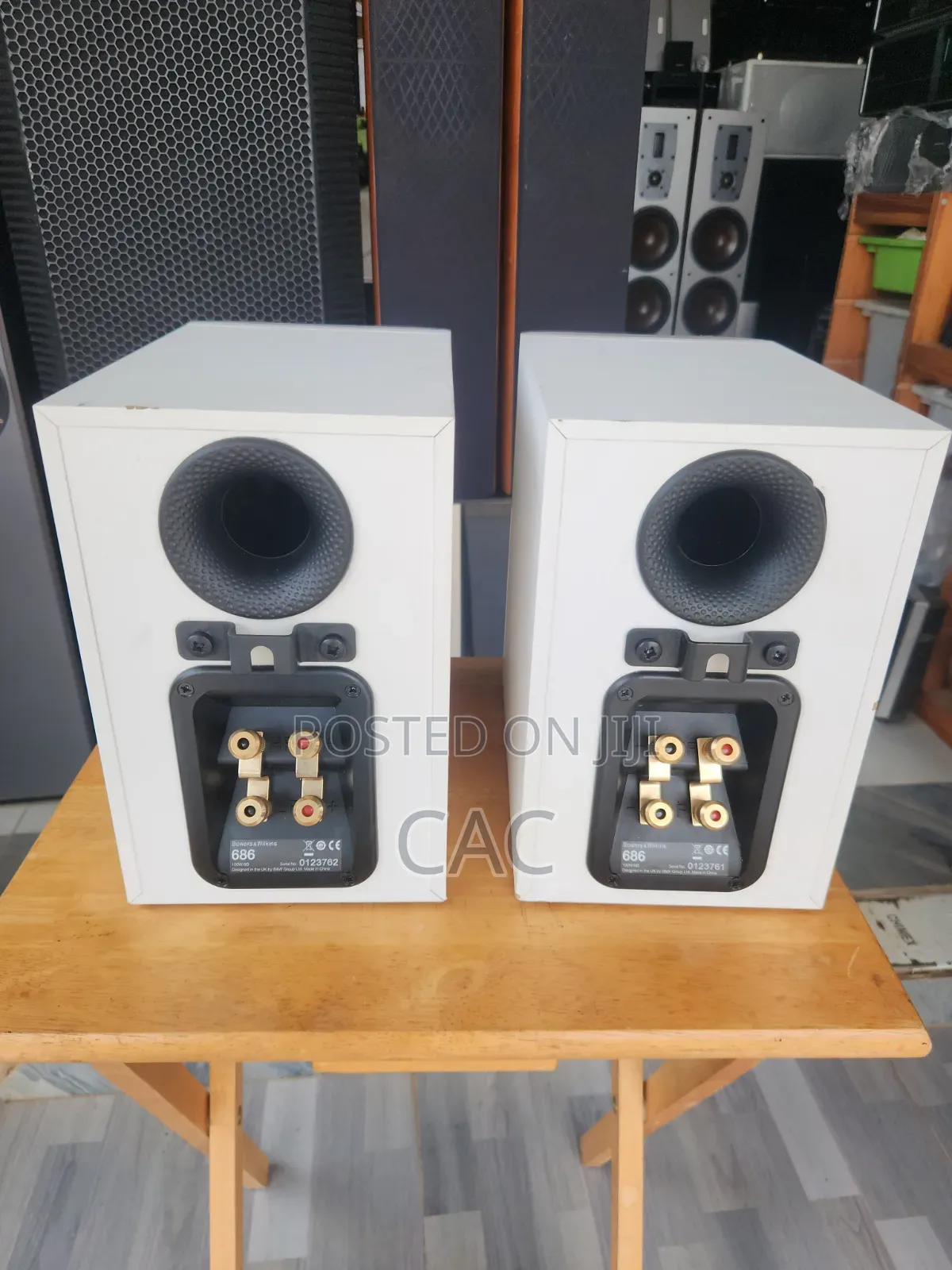 Bowers & Wilkins 686 Bookshelf Speakers