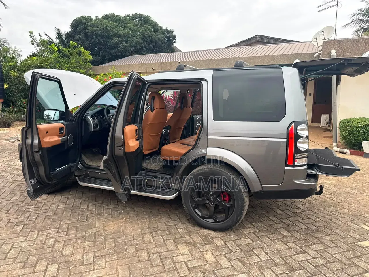 Land Rover Discovery 2010 Silver