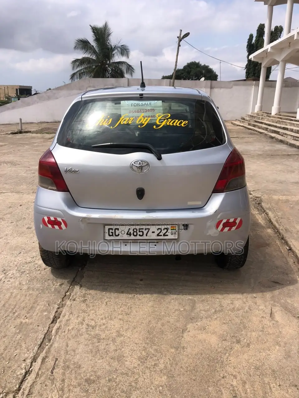 Toyota Vitz 2010 Silver