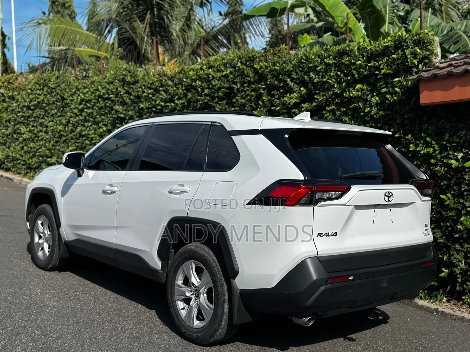 Toyota RAV4 XLE AWD 2020 White