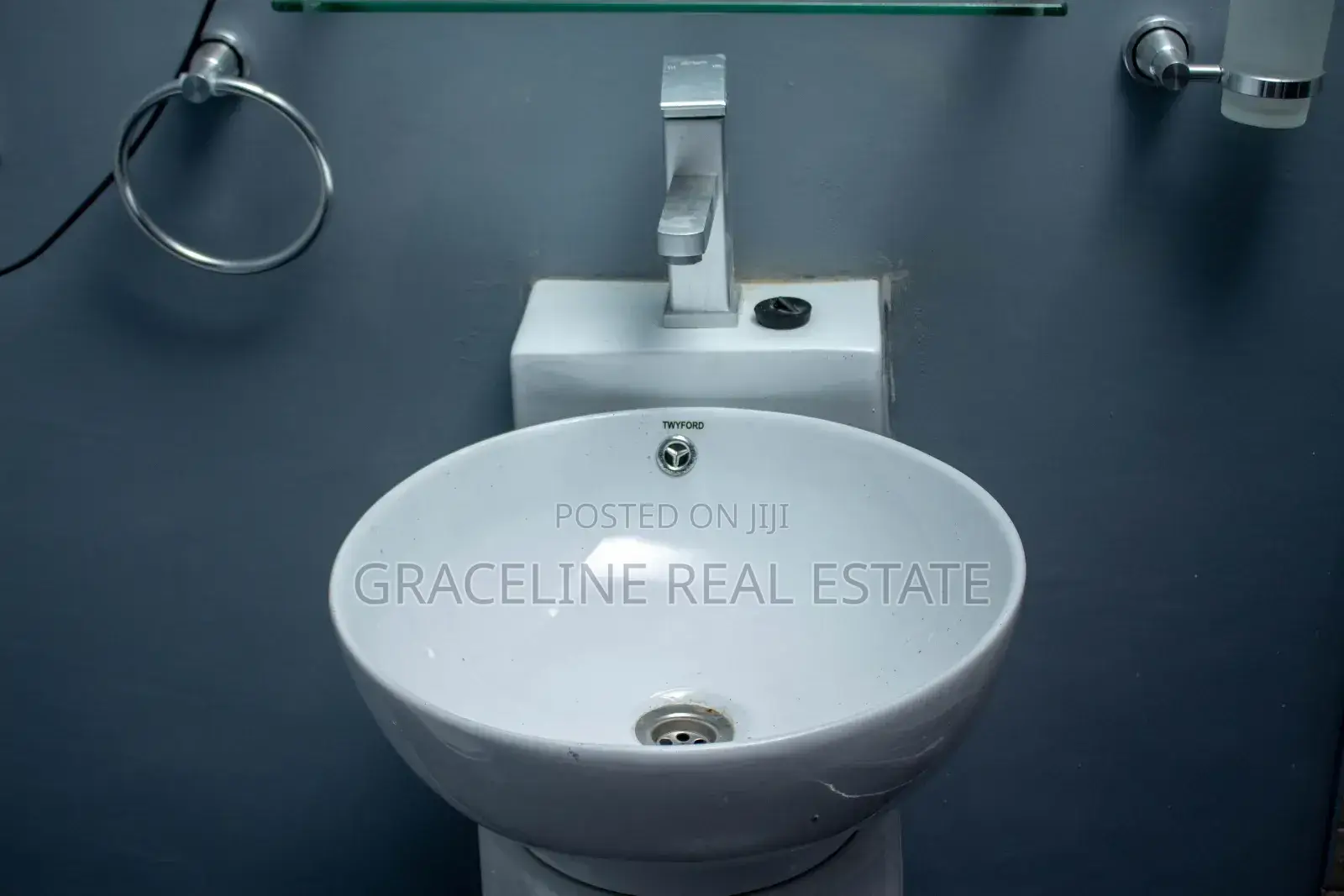 3bdrm House in Graceline Real, Amasaman for sale