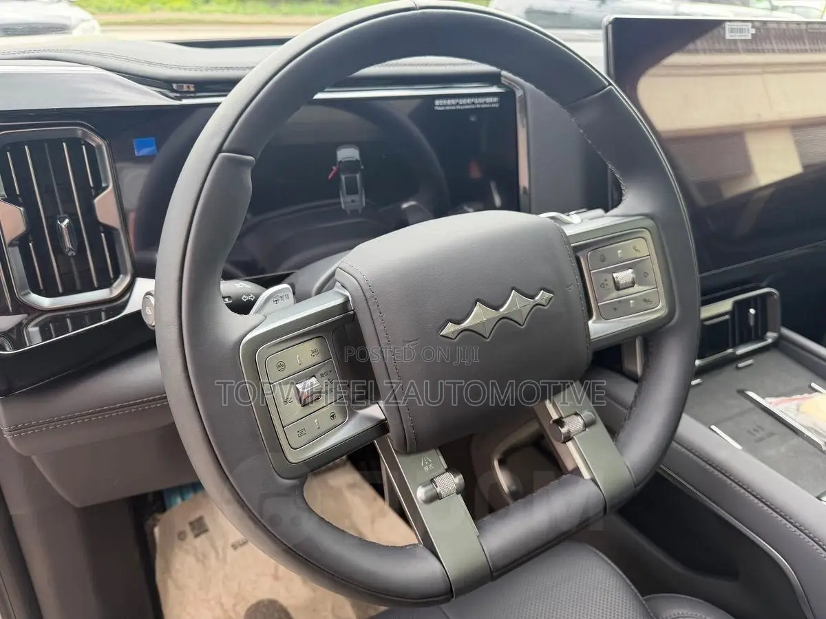 New BYD Leopard 8 2.0 Hybrid AWD 2025 Black