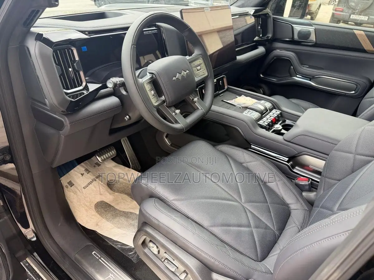 New BYD Leopard 8 2.0 Hybrid AWD 2025 Black