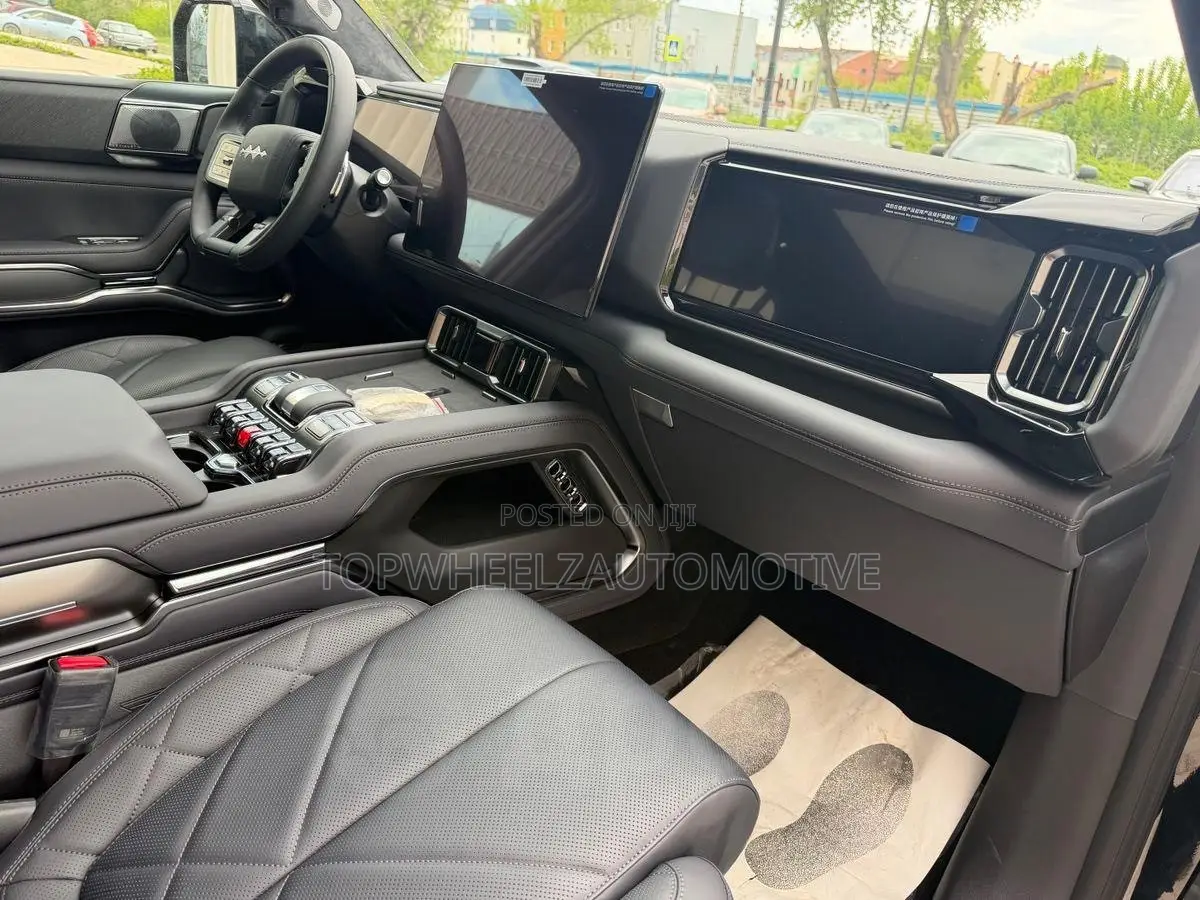 New BYD Leopard 8 2.0 Hybrid AWD 2025 Black