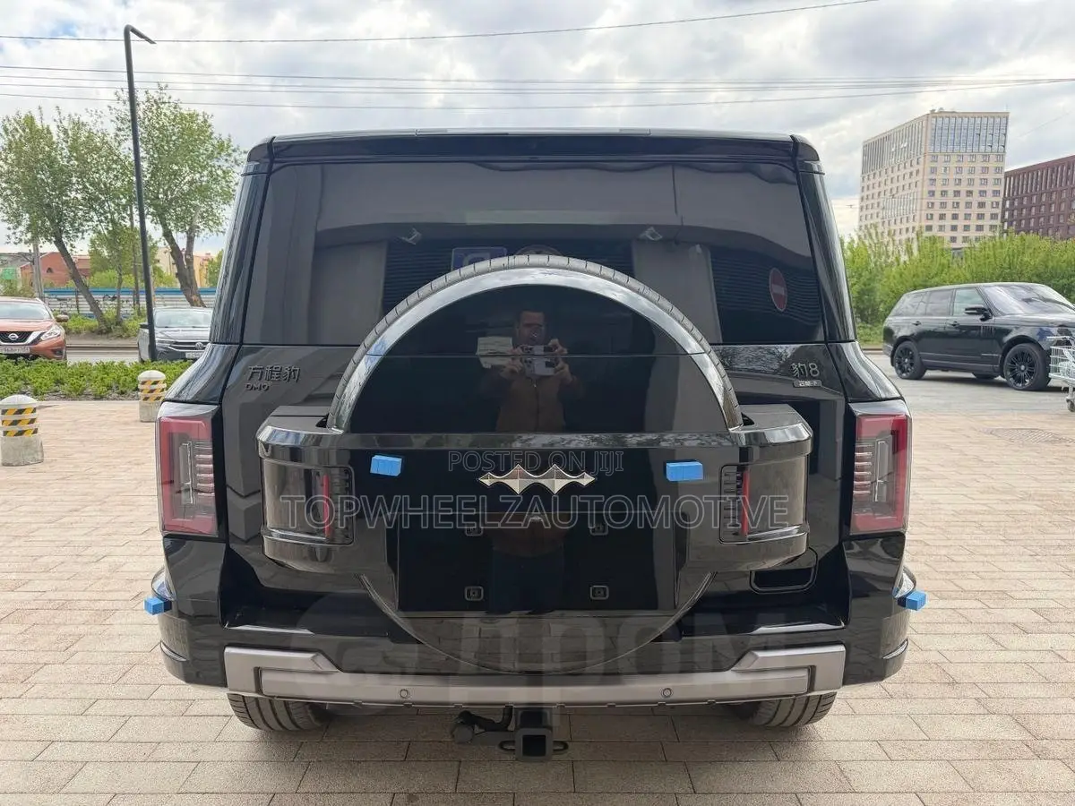New BYD Leopard 8 2.0 Hybrid AWD 2025 Black