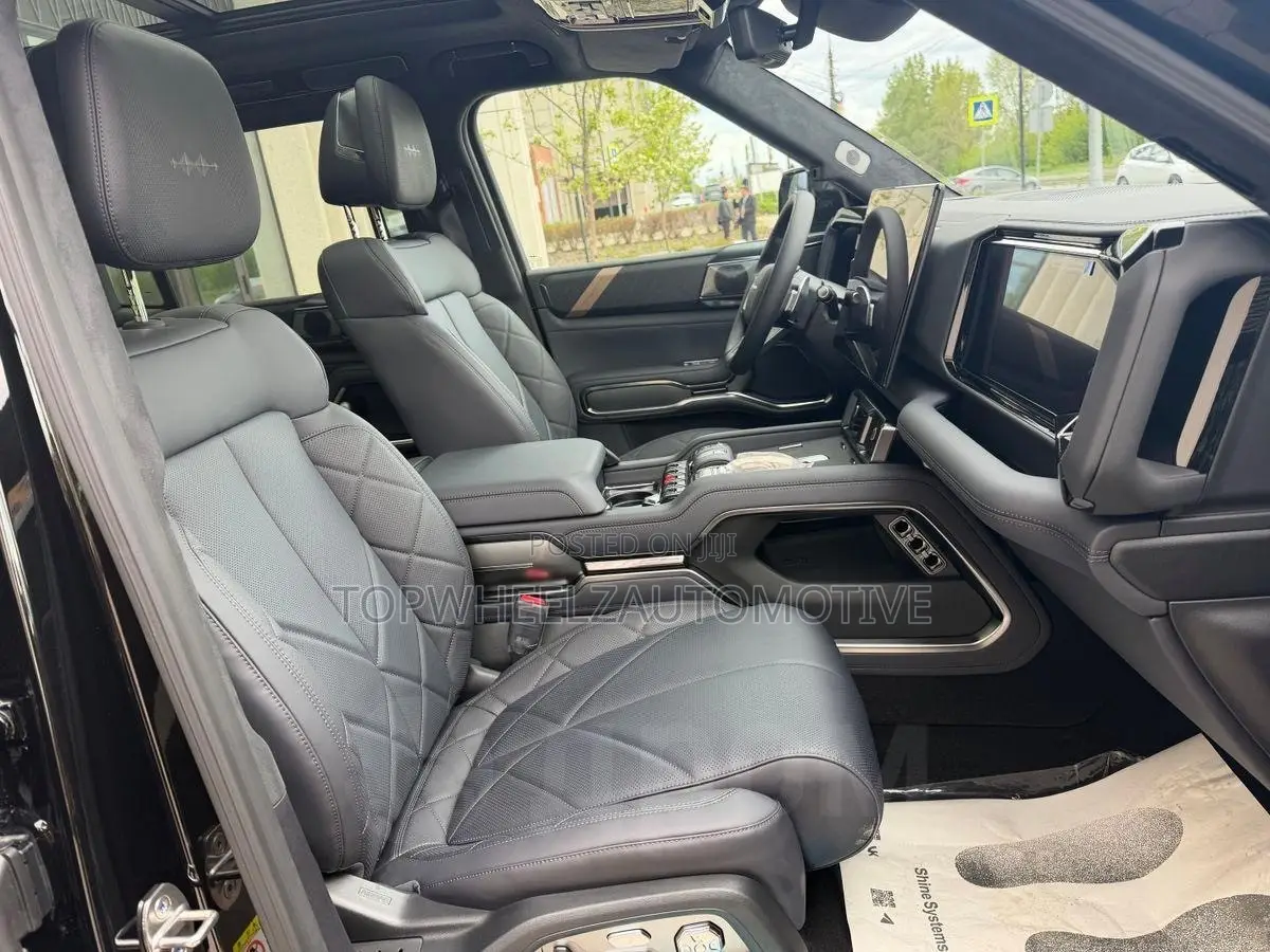 New BYD Leopard 8 2.0 Hybrid AWD 2025 Black