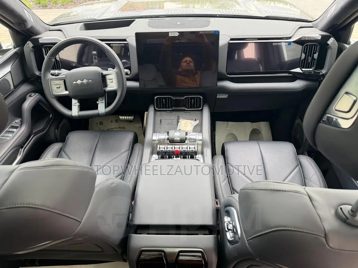 New BYD Leopard 8 2.0 Hybrid AWD 2025 Black