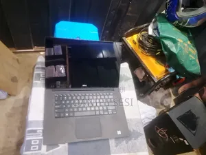 Laptop Dell Inspiron 15 5510 16GB Intel Core i5 HDD+SSD 500GB