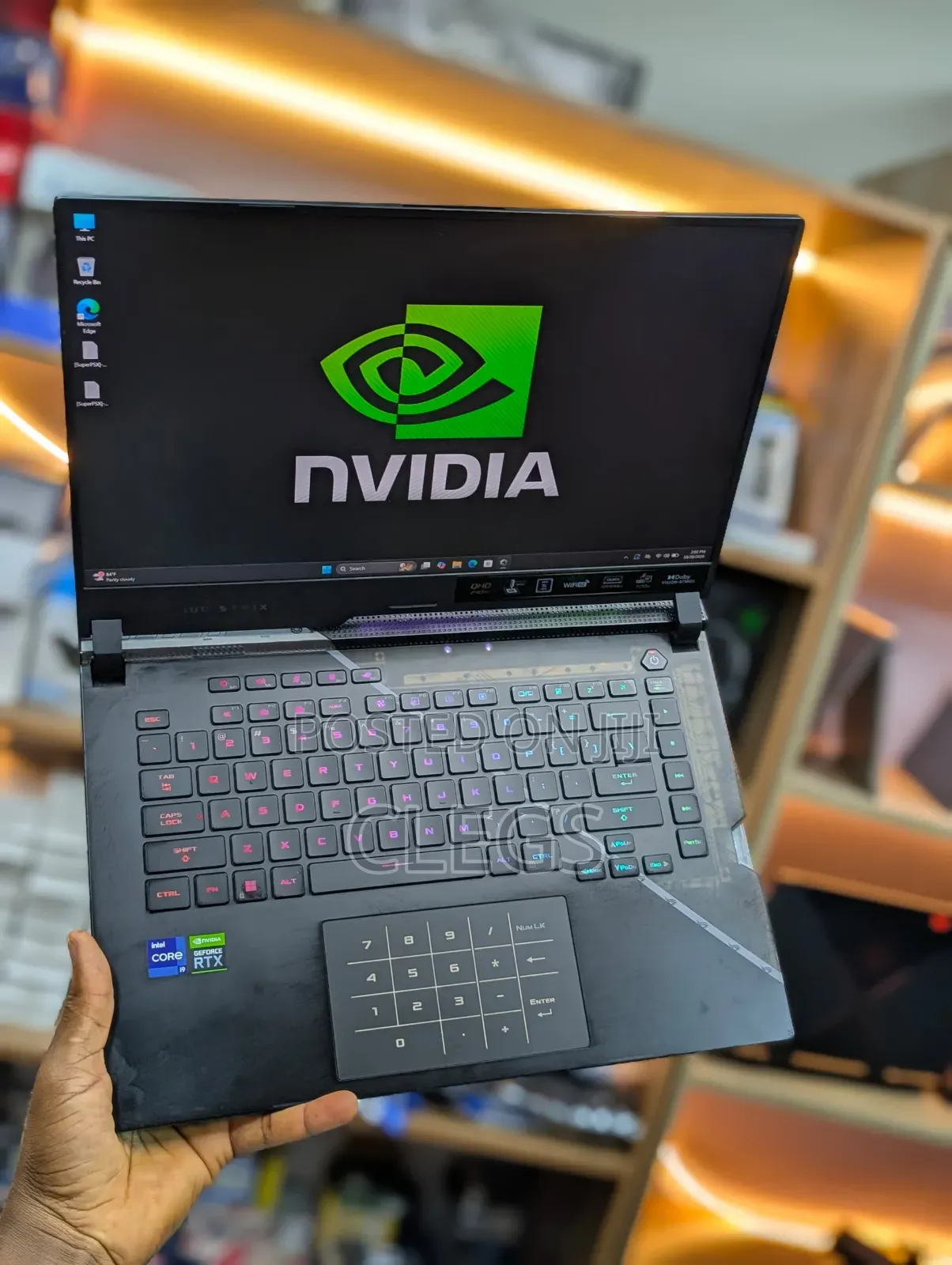 Laptop Asus ROG Strix SCAR 15 16GB Intel Core i9 SSD 1T
