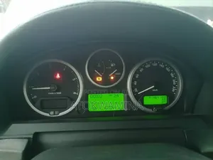 Land Rover Discovery 2010 Silver