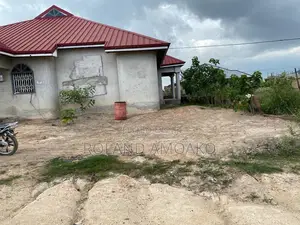 6bdrm House in Amasaman for sale