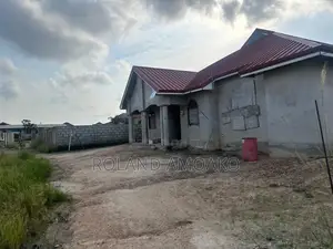6bdrm House in Amasaman for sale