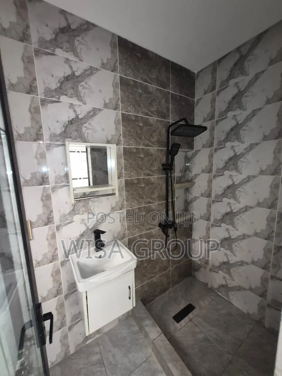 4bdrm Duplex in Wisa Group, Amasaman for rent