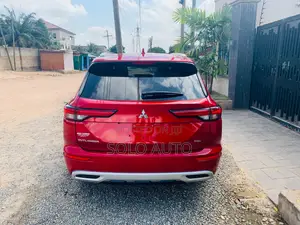 Mitsubishi Outlander SEL 2022 Red