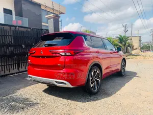 Mitsubishi Outlander SEL 2022 Red