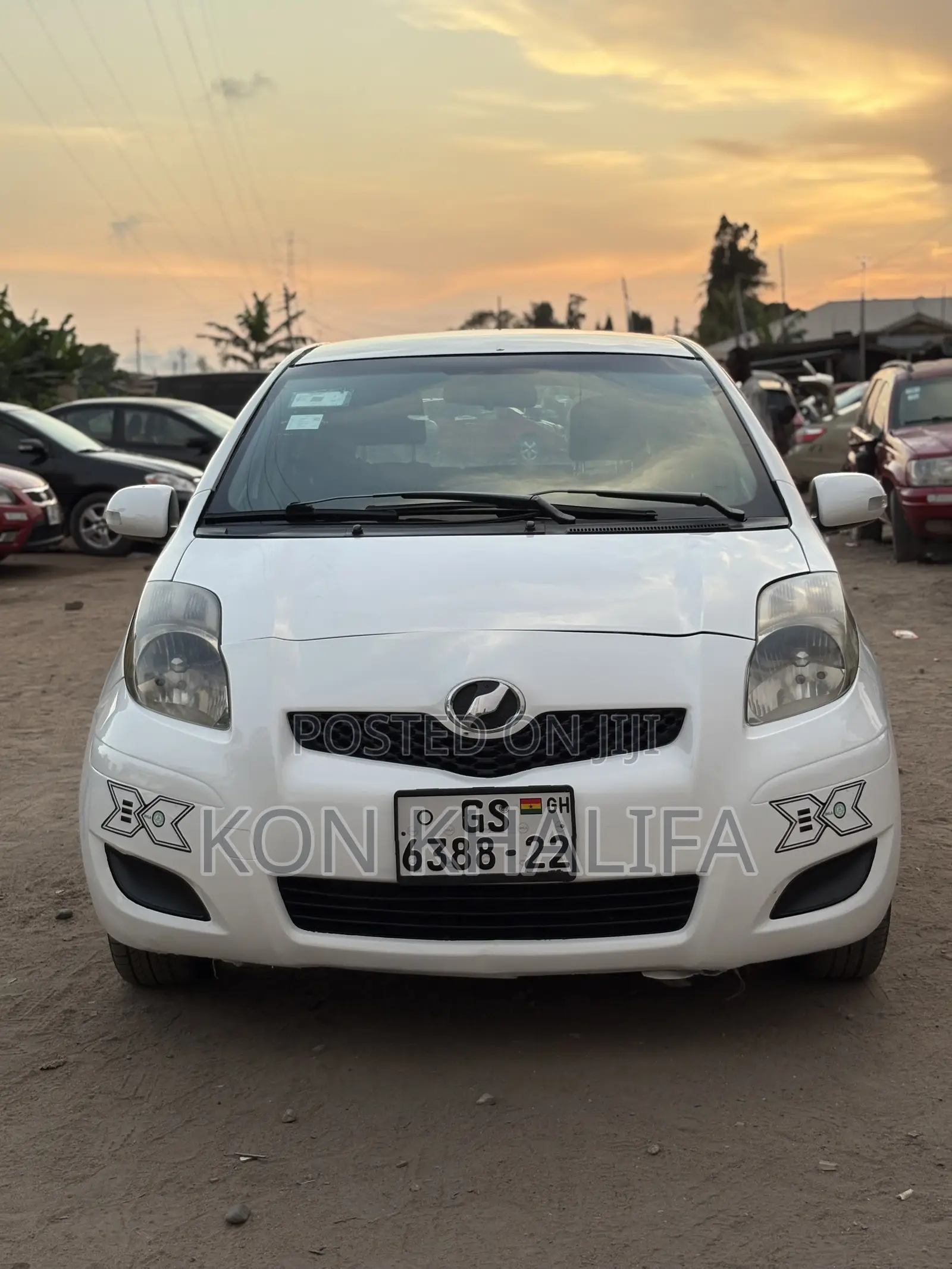 Toyota Vitz 1.3 FWD 3dr 2010 White