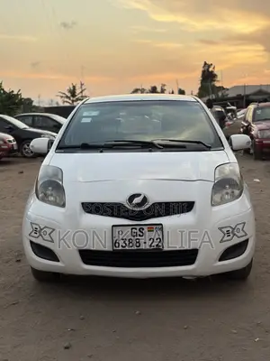 Toyota Vitz 1.3 FWD 3dr 2010 White