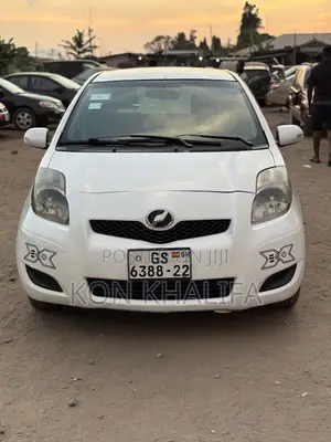 Toyota Vitz 1.3 FWD 3dr 2010 White