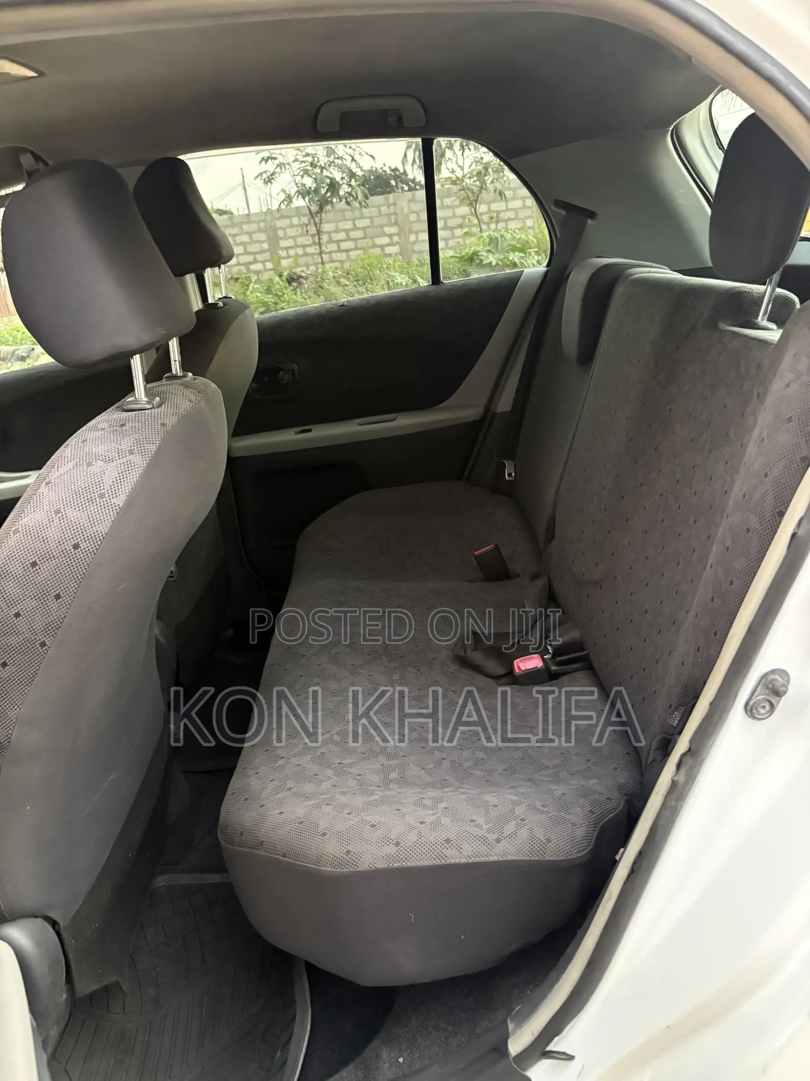 Toyota Vitz 1.3 FWD 3dr 2010 White