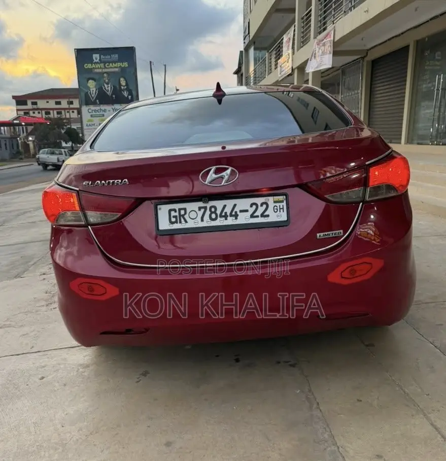 Hyundai Elantra Limited Sedan FWD (1.8L 4cyl 6A) 2013 Red