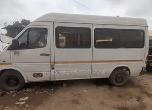 Mercedes-Benz Sprinter 2000 White
