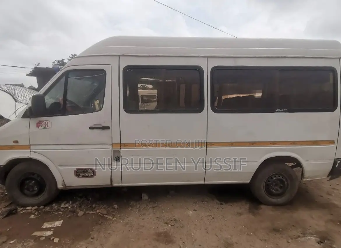 Mercedes-Benz Sprinter 2000 White