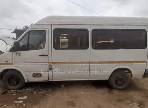 Mercedes-Benz Sprinter 2000 White