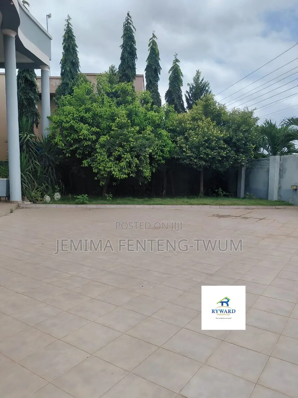 5bdrm House in Kuottam Estate, Oyarifa Mall Area for sale
