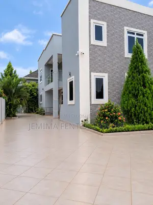 5bdrm House in Kuottam Estate, Oyarifa Mall Area for sale