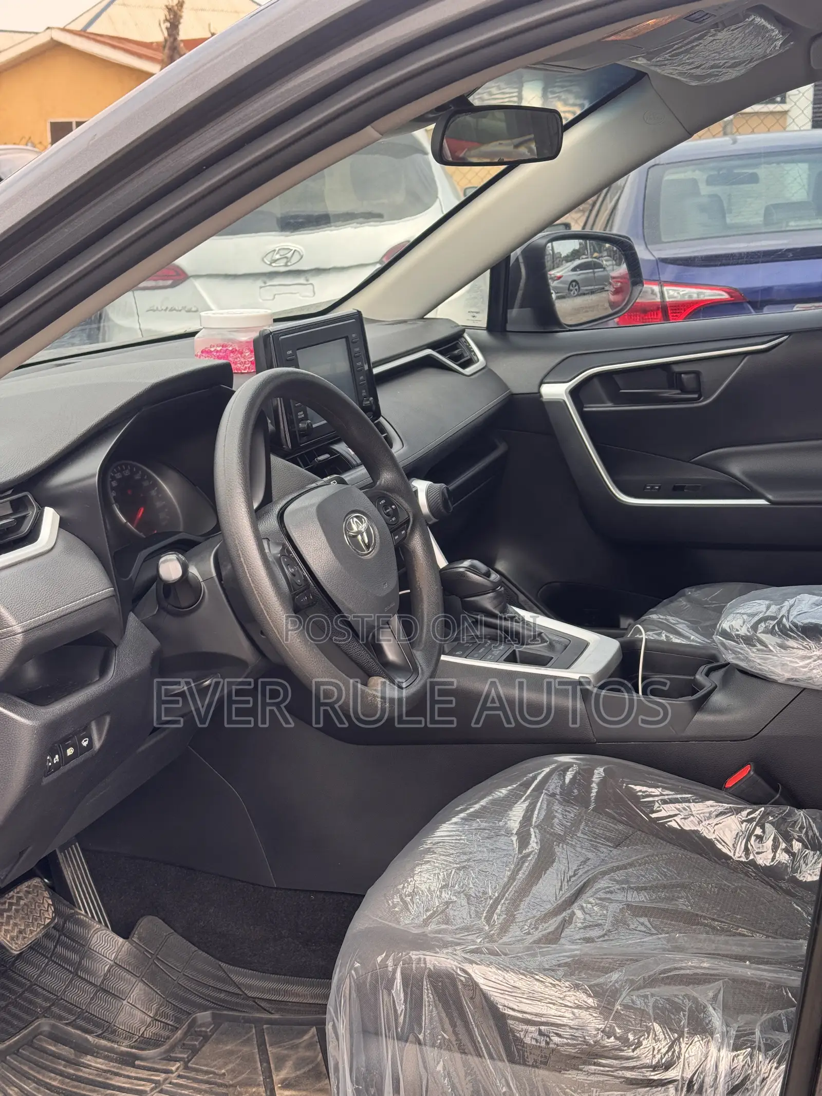 Toyota RAV4 LE 2022 Gray