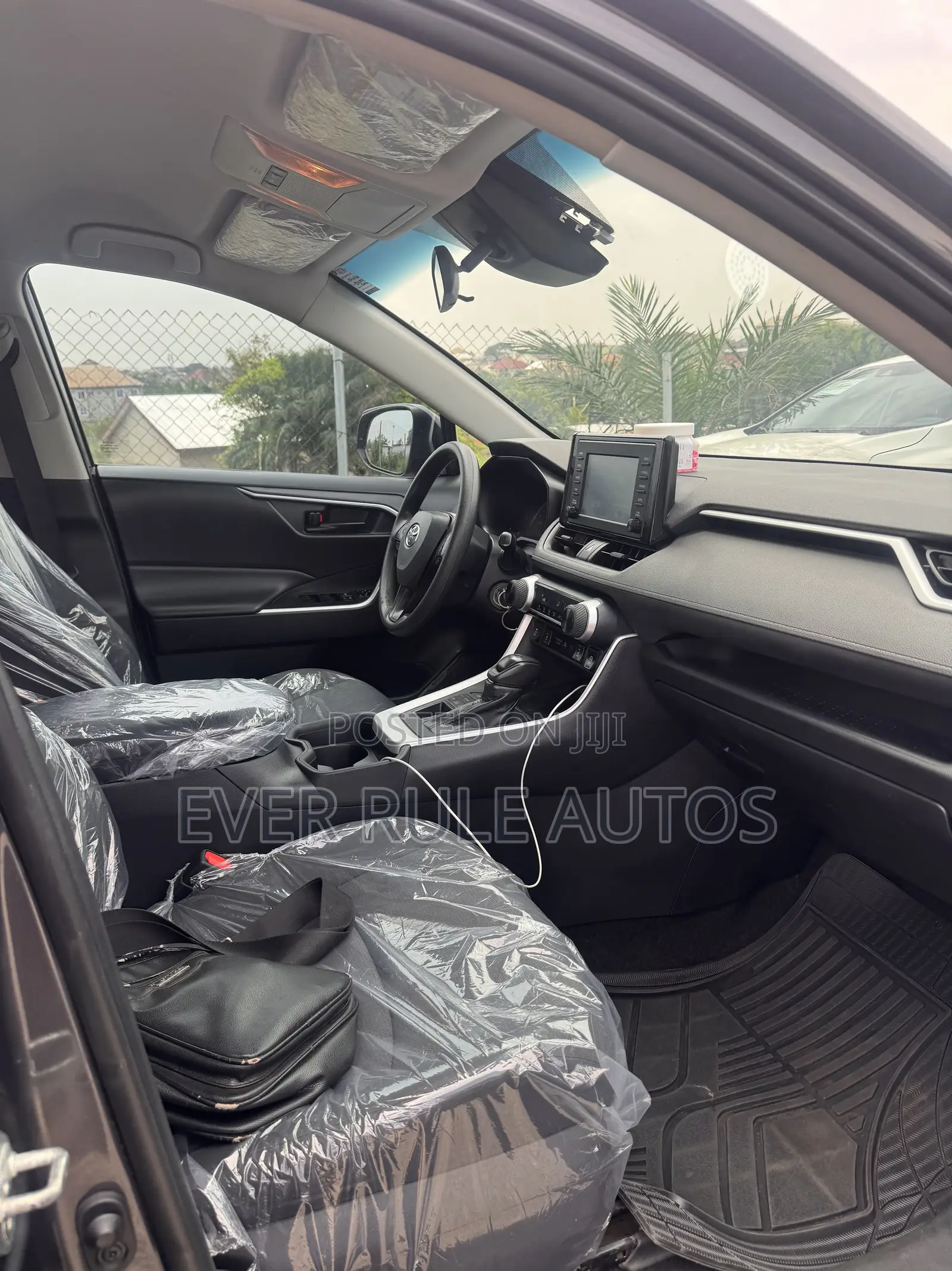 Toyota RAV4 LE 2022 Gray