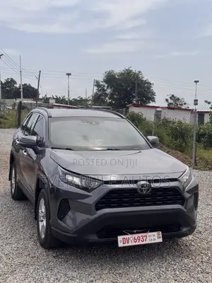 Toyota RAV4 LE 2022 Gray