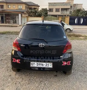 Toyota Vitz 2009 Black