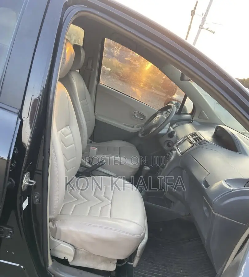 Toyota Vitz 2009 Black
