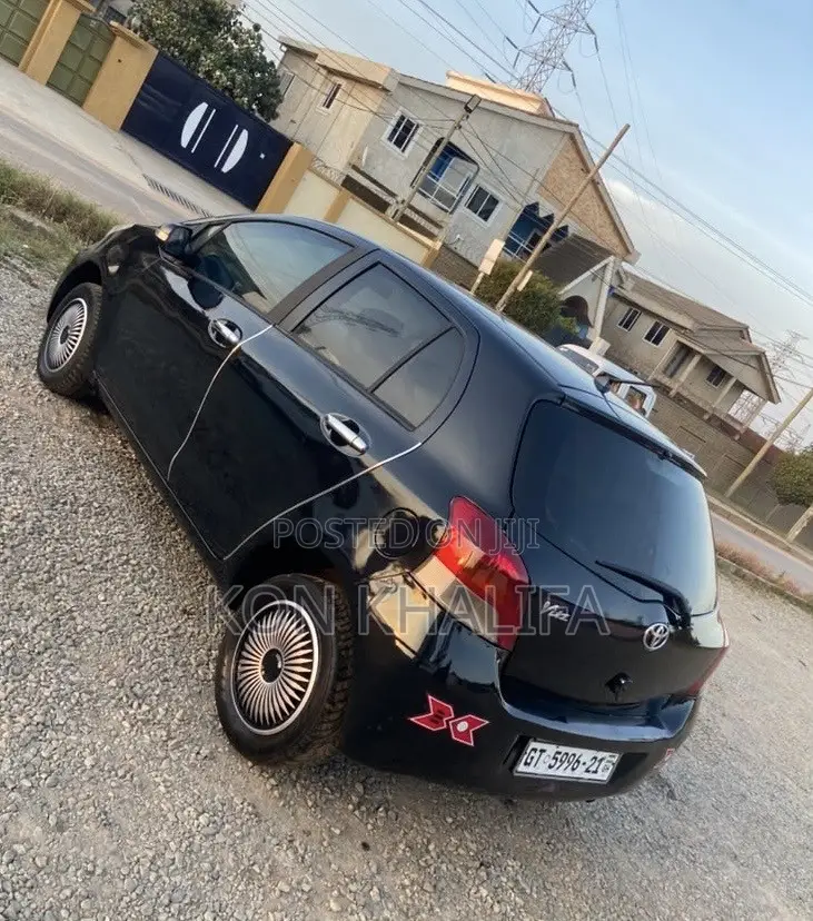 Toyota Vitz 2009 Black