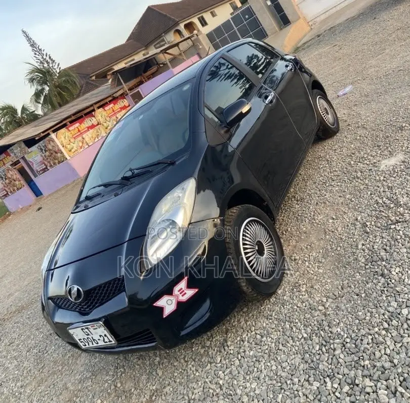 Toyota Vitz 2009 Black