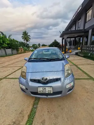 Toyota Vitz 1.0 FWD 3dr 2010 Silver
