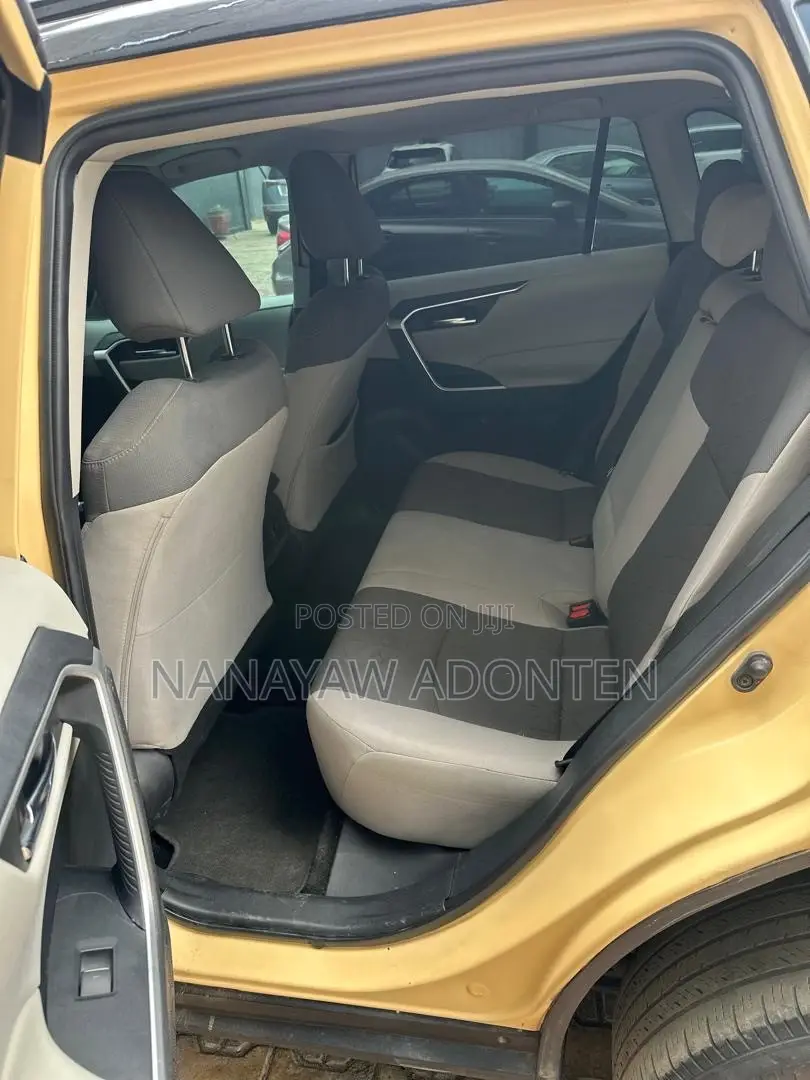 Toyota RAV4 XLE 2022