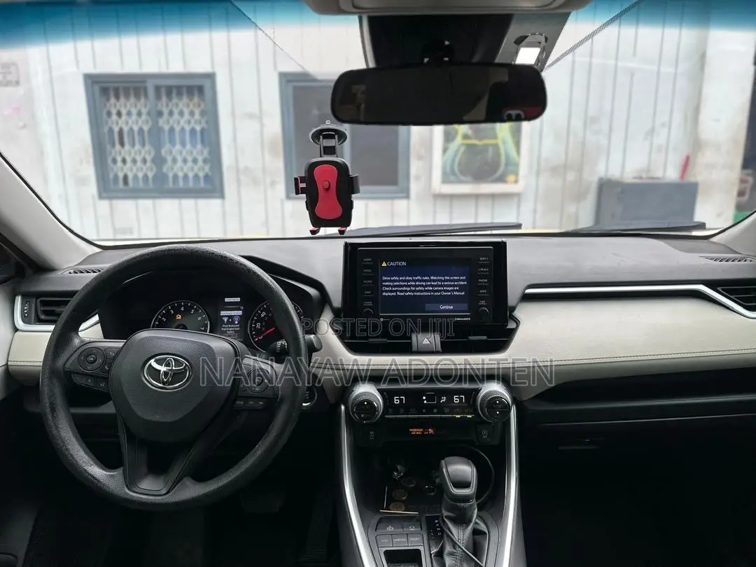 Toyota RAV4 XLE 2022
