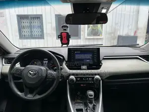 Toyota RAV4 XLE 2022