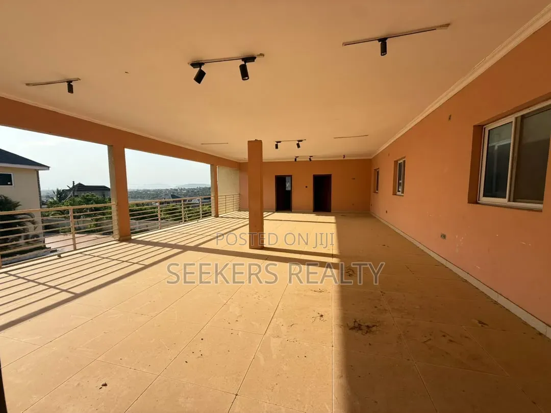 5bdrm House in Seekers Realty, Pokuase for sale