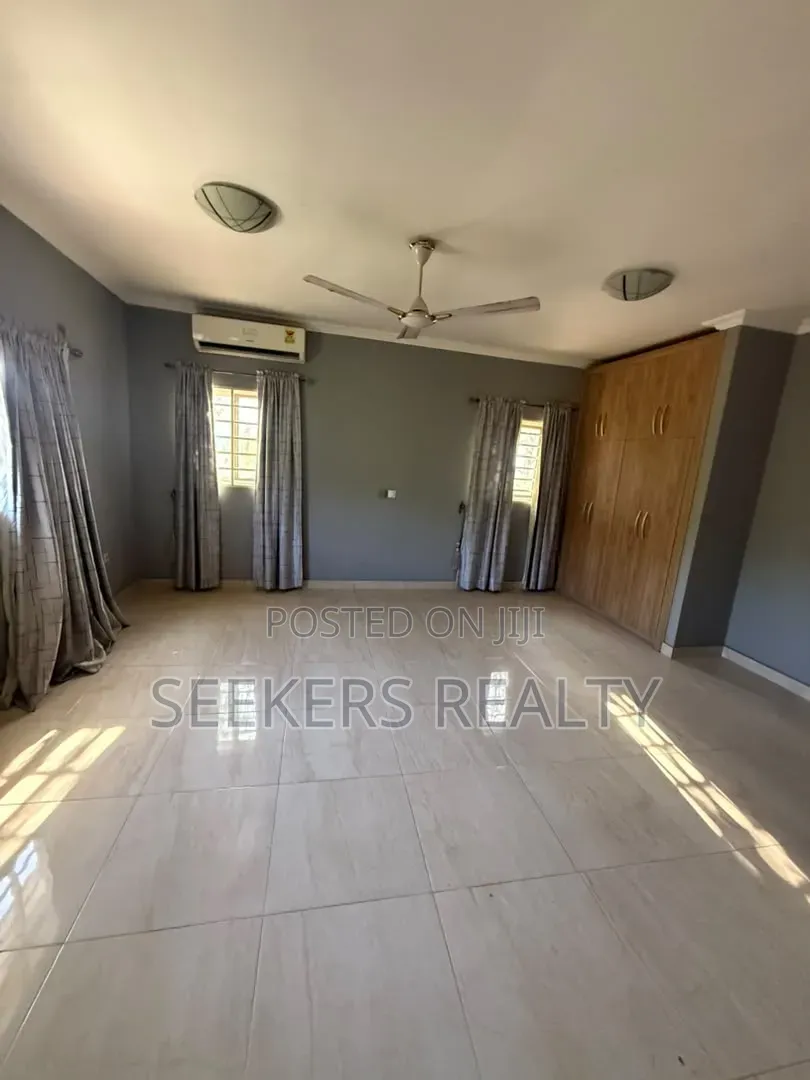 5bdrm House in Seekers Realty, Pokuase for sale
